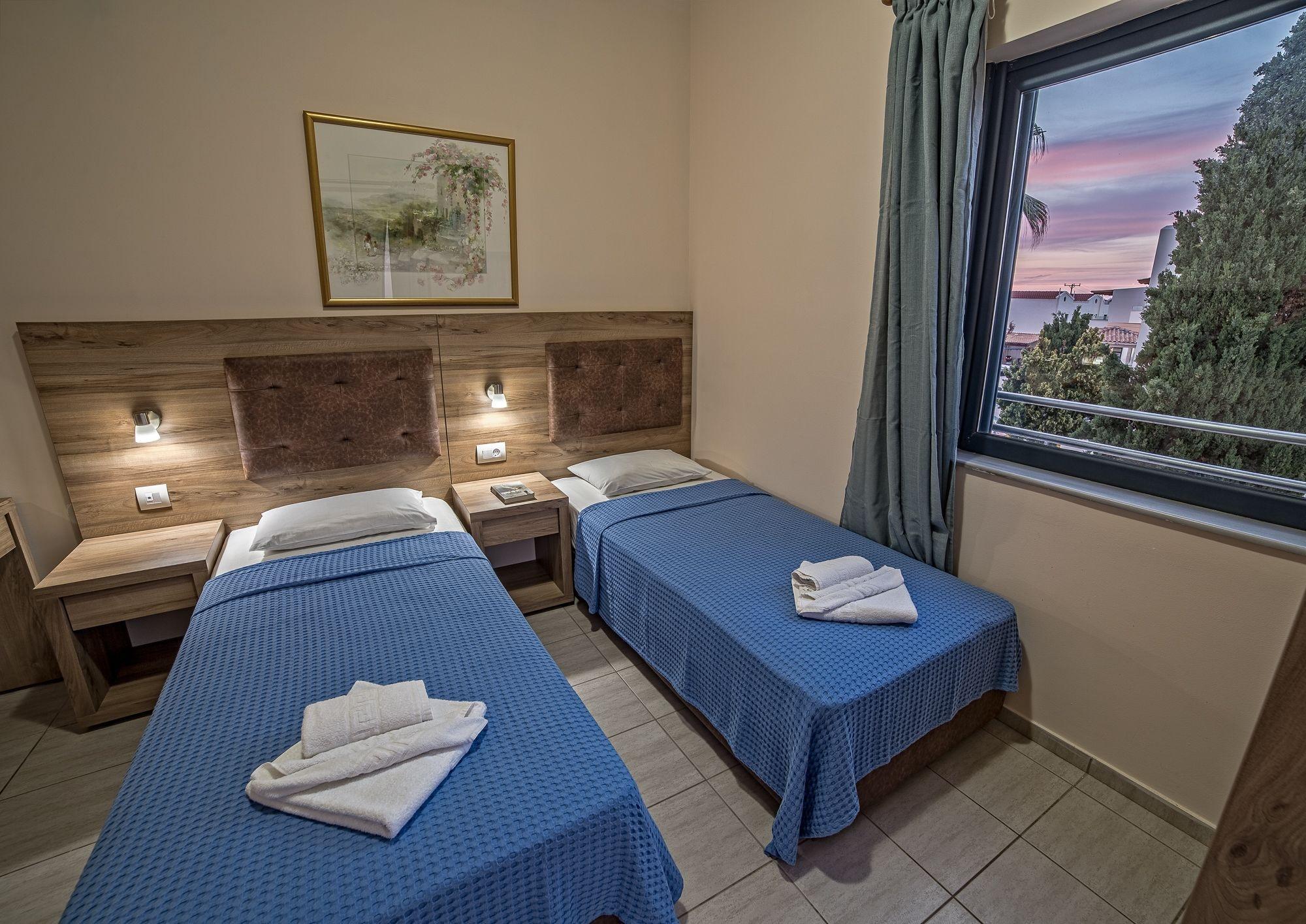 Blue Aegean Hotel & Suites Gouves Exterior foto